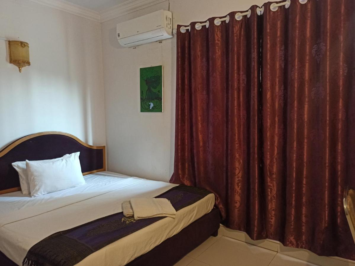 Pama Hotel Kampong Chhnang Exteriör bild