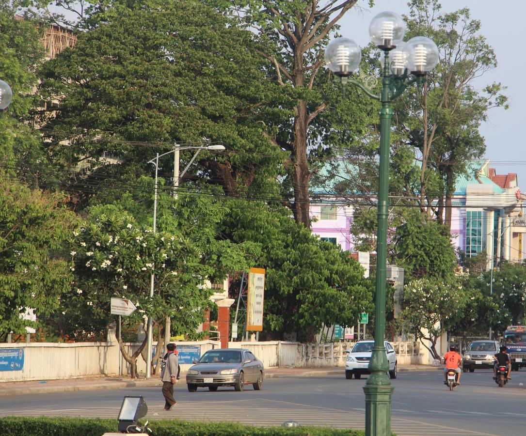 Pama Hotel Kampong Chhnang Exteriör bild